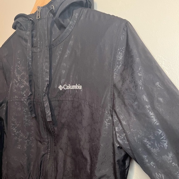 Columbia Women's Auroras Wake Iii Jacket Black Patterned Lightweight Windbreaker - Picture 9 of 15